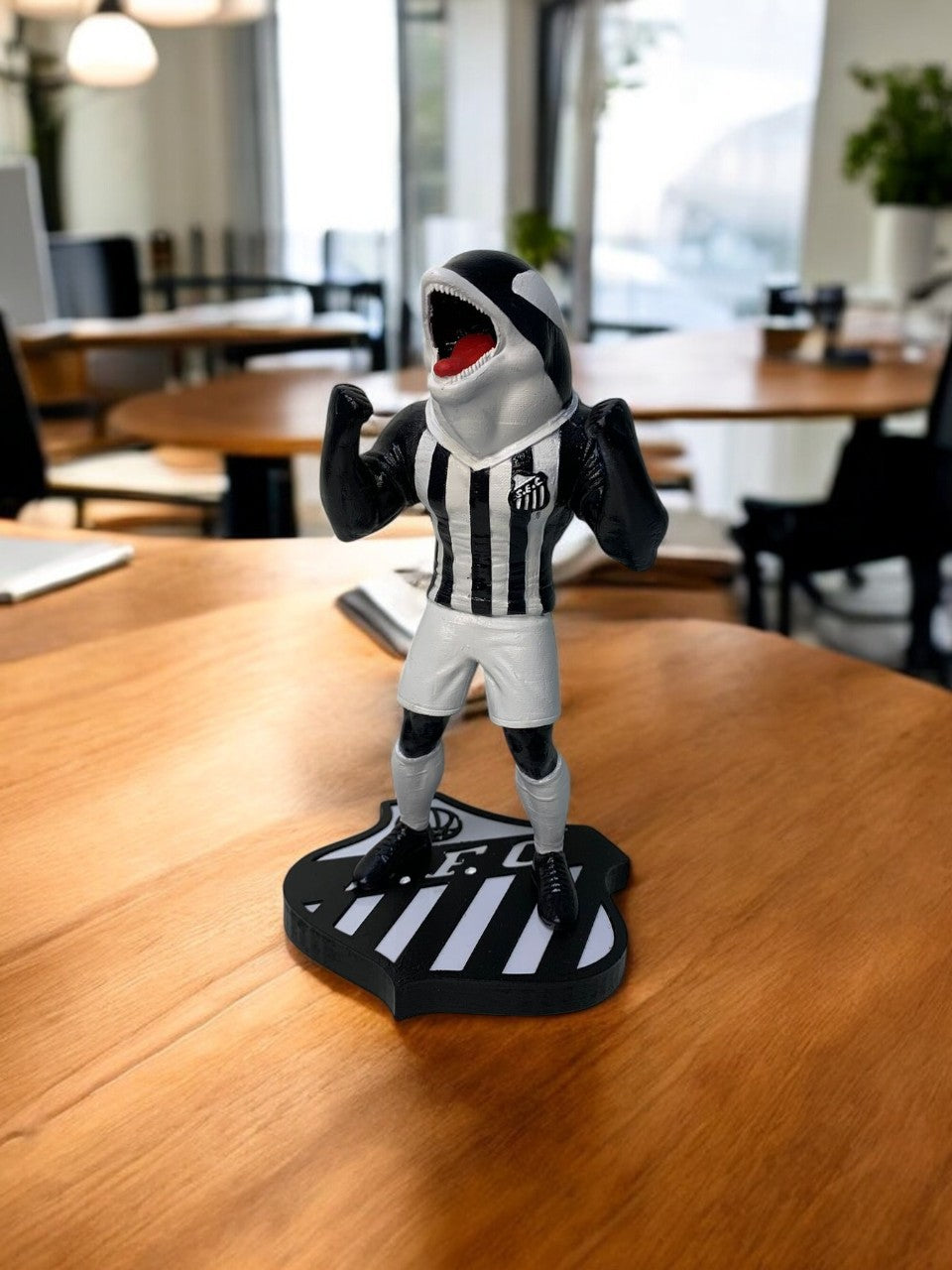 Estátua Mascote Baleião do Santos