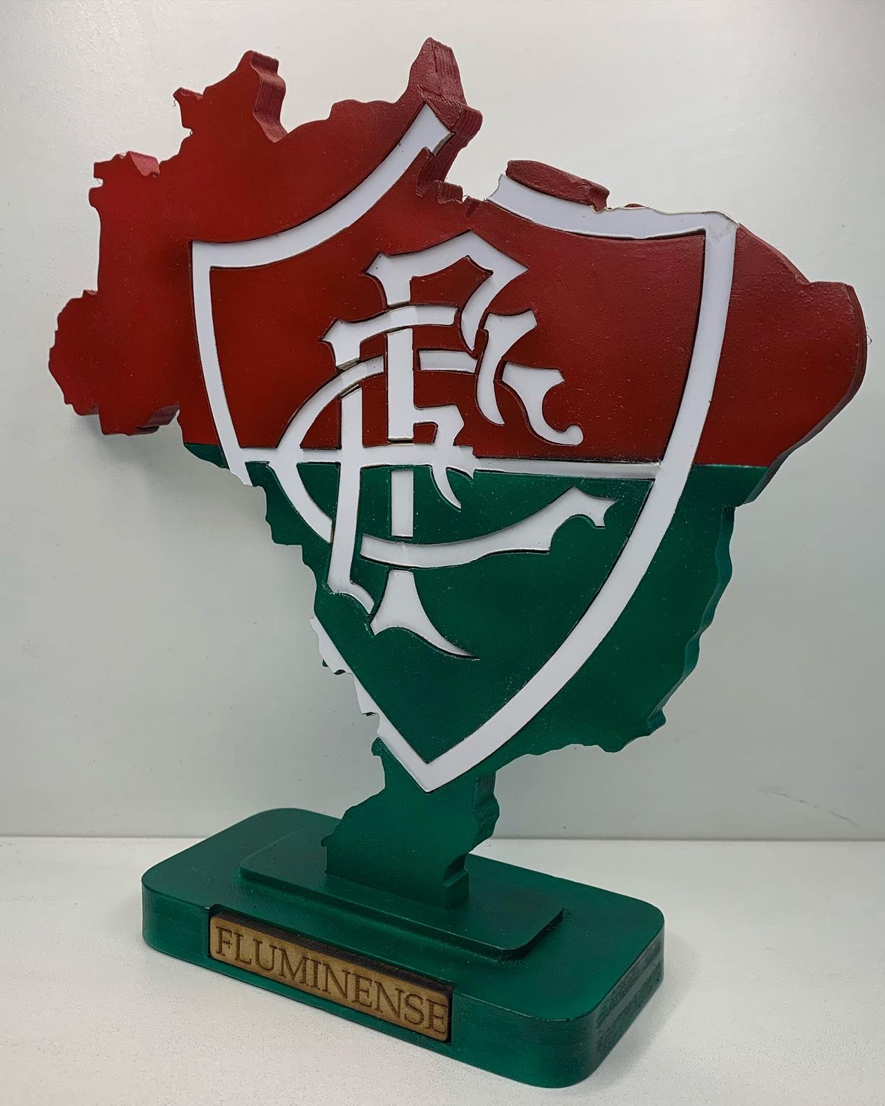 Mapa do Brasil com Escudo do Fluminense