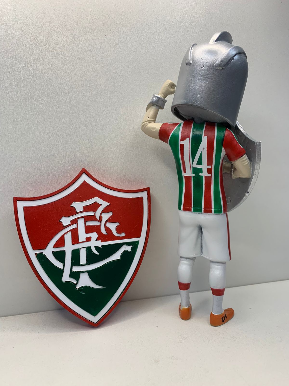 Estátua do Mascote Guerreiro + Escudo do Fluminense
